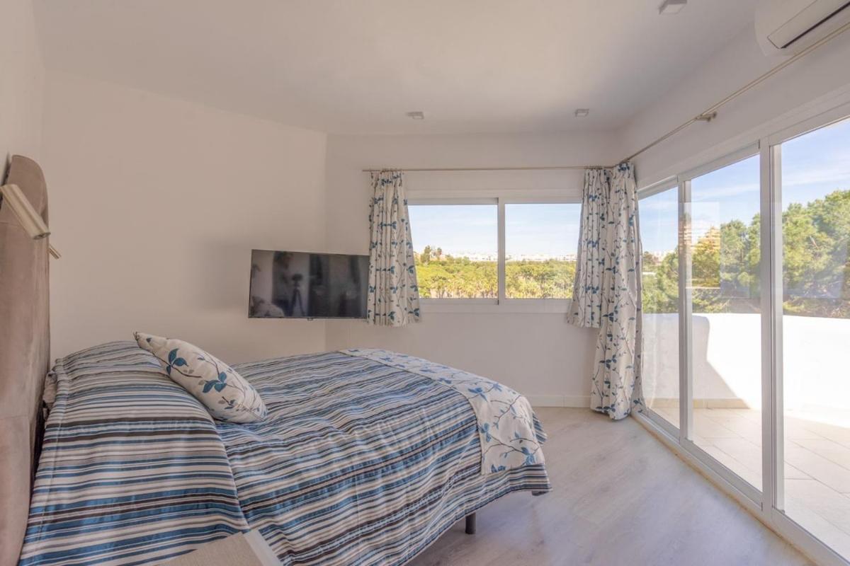 Relaxing Family Retreat With Stunning Golf Views Villa *