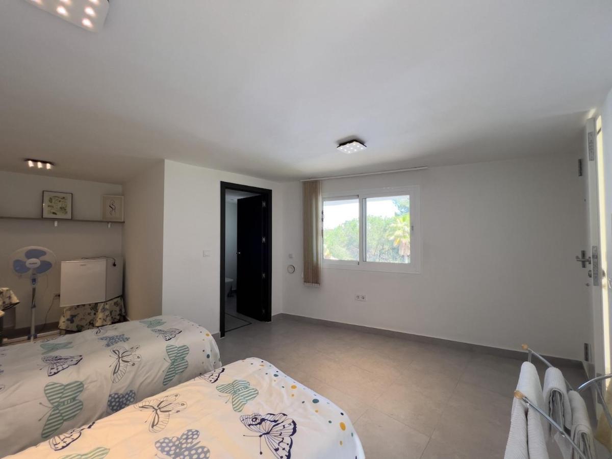 Relaxing Family Retreat With Stunning Golf Views Villa Benalmádena